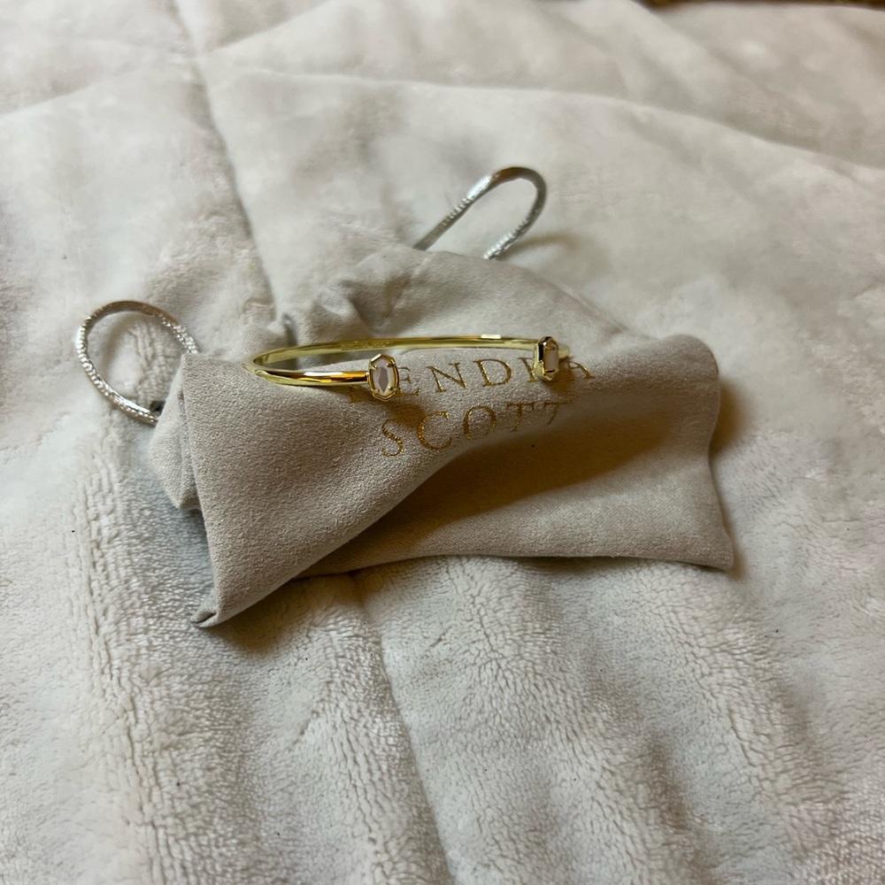 Kendra Scott bracelet